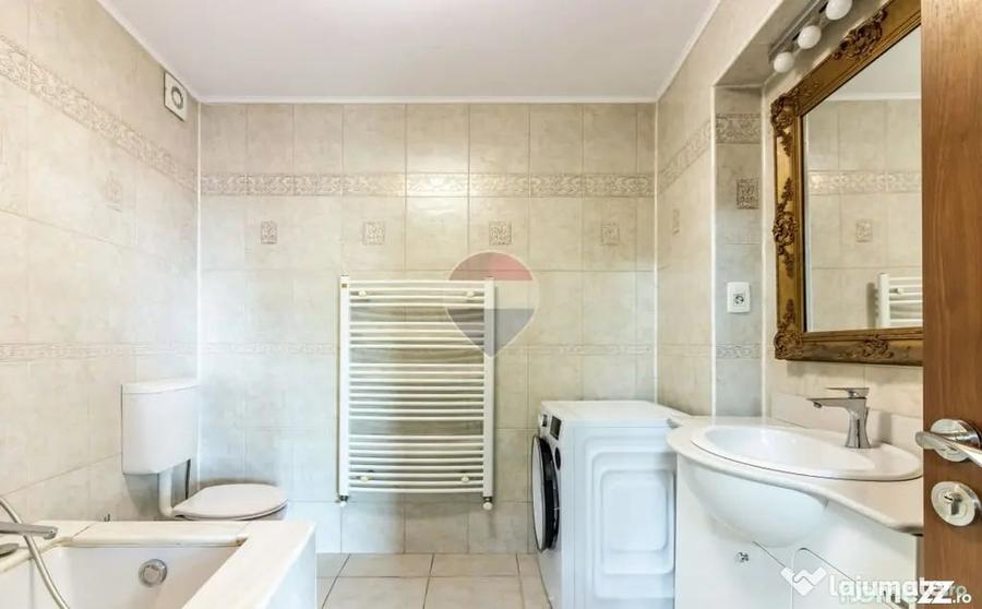 Apartament cu 4 camere decomandat în Unirii