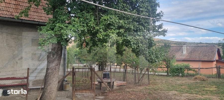 Casă cu 2 camere cu Teren 2934 Mp în Stoicănești