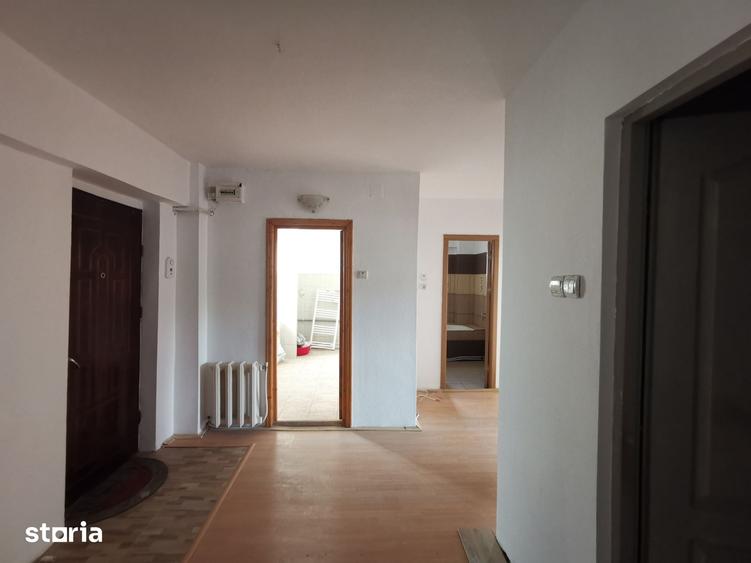 Apartament cu 3 camere în Central
