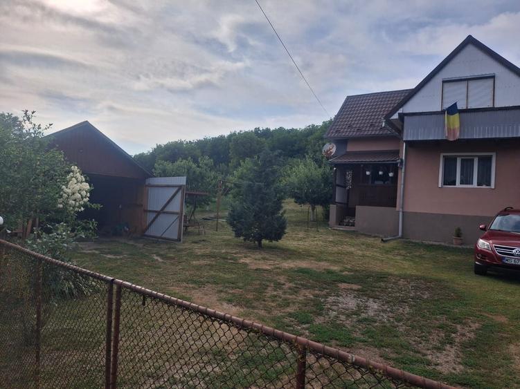 Casă cu 4 camere în Sânpetru