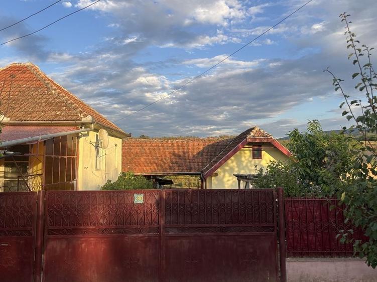 Casă cu 4 camere în Arăneag