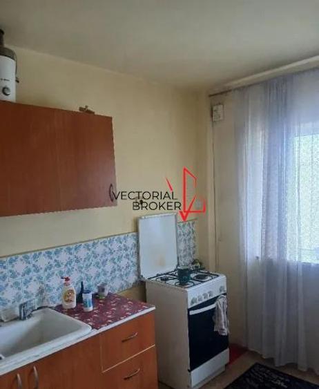 Apartament cu 3 camere decomandat în Basarabia
