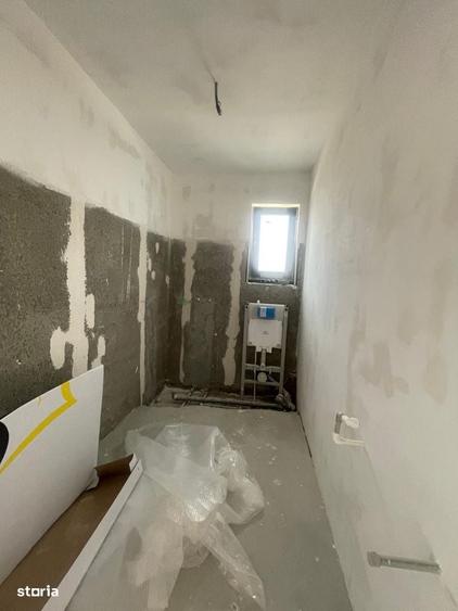 Casă cu 4 camere cu Teren 400 Mp în Domnești
