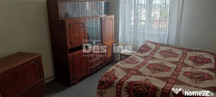 APARTAMENT CU 3 CAMERE IN ZONA MATERNA SITUAT LA ETAJUL 3 BL - 5