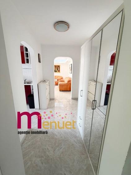 Apartament cu 3 camere decomandat în Central