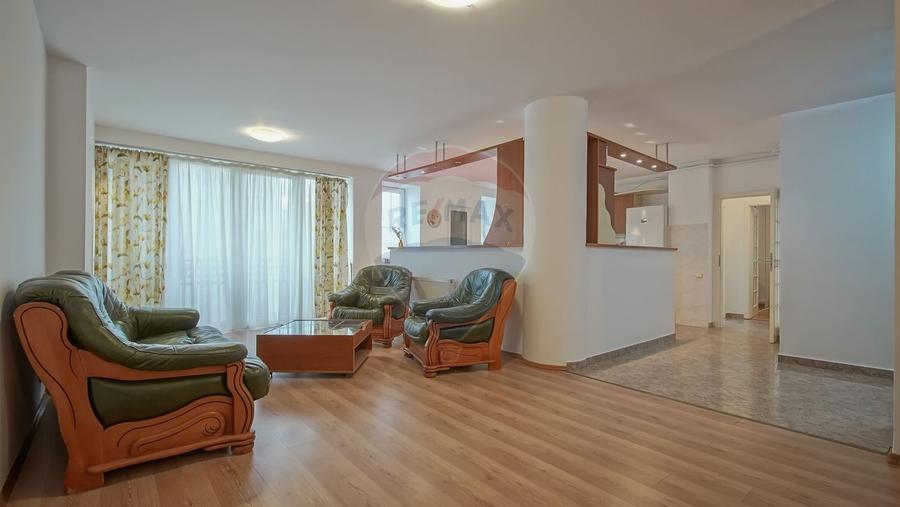 Apartament cu 3 camere decomandat, mobilat în 13 Decembrie