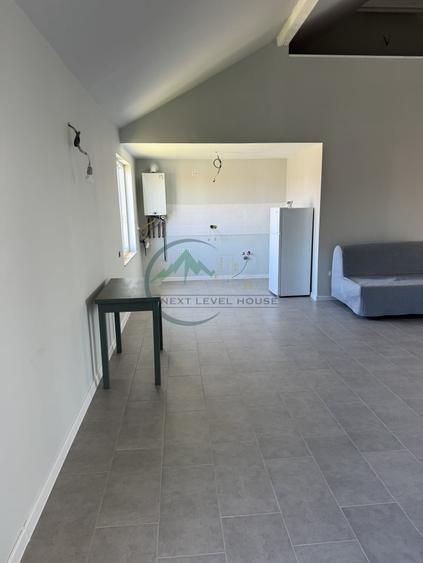 Apartament cu 3 camere semidecomandat, mobilat în Sânpetru