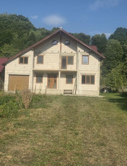 Casă cu 4 camere în Poienile Zagrei