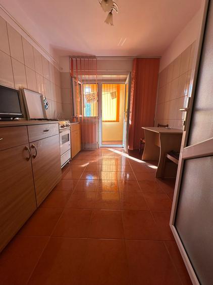 Apartament cu 2 camere decomandat, mobilat în Radu Negru