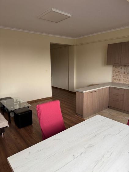 Apartament cu 2 camere decomandat în Calea Moldovei