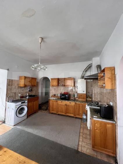 Apartament cu 3 camere decomandat, mobilat în Vest