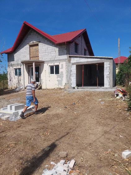 casa cu masarda si garaj - 1