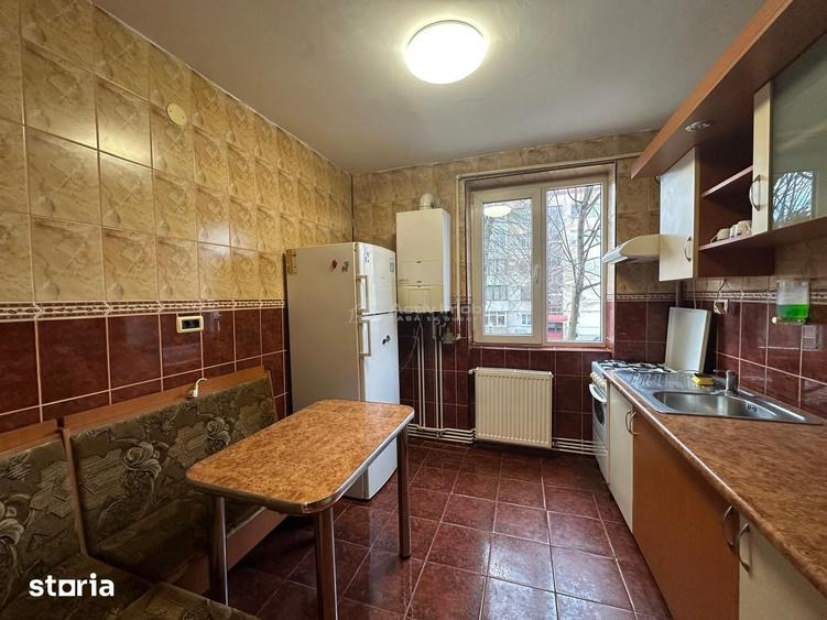 Apartament cu 3 camere semidecomandat în Luncă