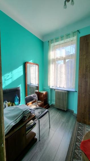 Apartament cu 4 camere semidecomandat în Iancului