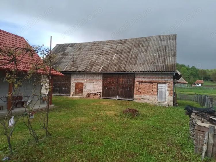 Casă cu 2 camere în Almașu