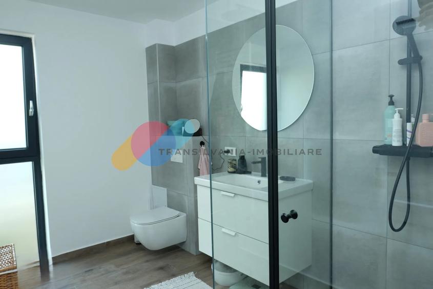 Duplex cu 5 camere cu Canalizare în Apahida