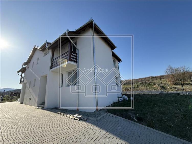 Casa duplex, 5 camere si teren 255 mp - Cisnadie