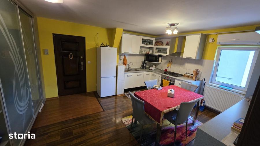 Apartament cu 3 camere în Mircea-Vodă