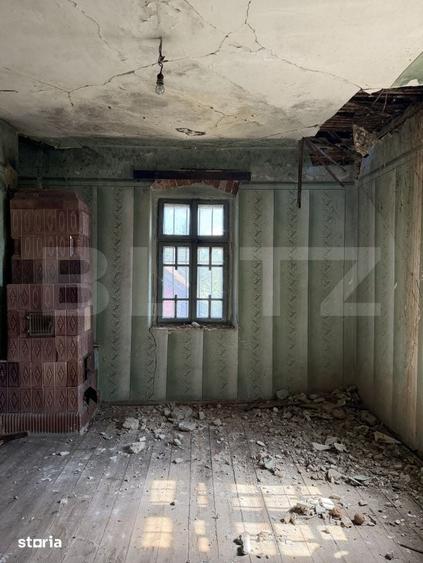 Casă cu 8 camere cu Teren 1200 Mp în Șimnicu de Sus