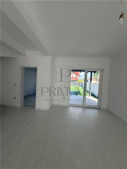 Duplex cu 4 camere cu Canalizare în Moșnița Nouă