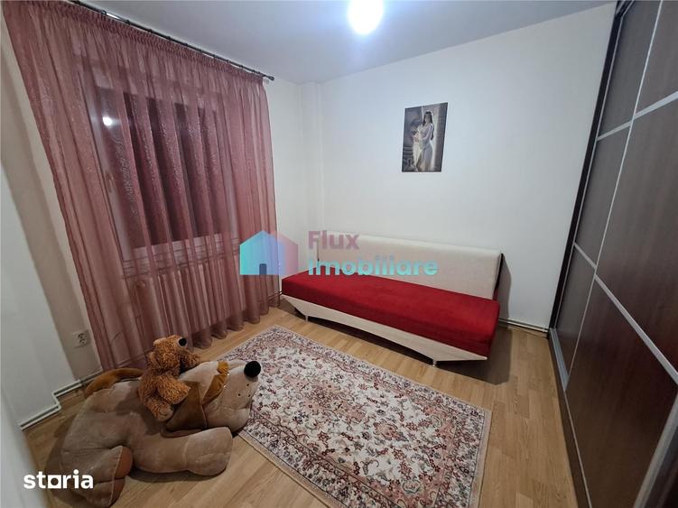 Apartament cu 4 camere decomandat în George Enescu
