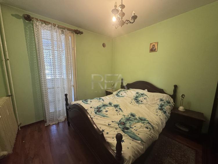 Apartament cu 4 camere decomandat în Titan