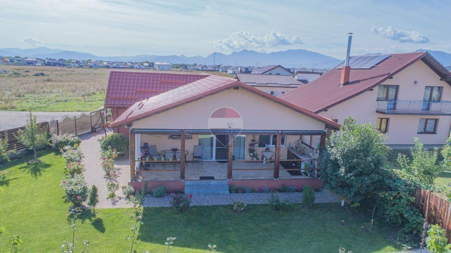 Casă individuală cu 3 camere cu Teren 739 Mp în Sânpetru