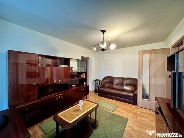 Apartament cu 3 camere semidecomandat în Andrei Mureșanu