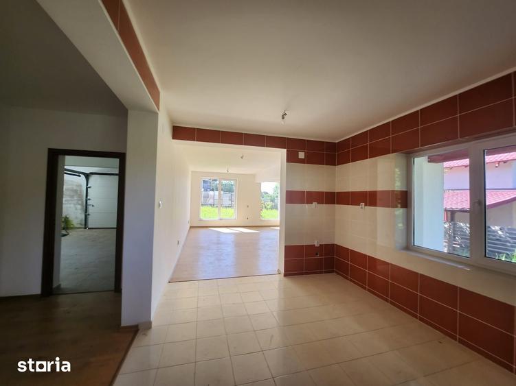 Casă cu 4 camere cu Teren 543 Mp în Ștefănești