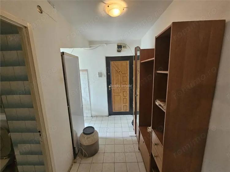 Apartament cu 2 camere nedecomandat, mobilat în Micro II