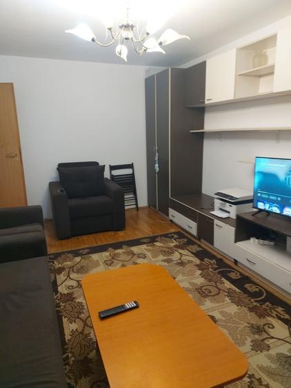 Apartament cu 2 camere decomandat în Rovine