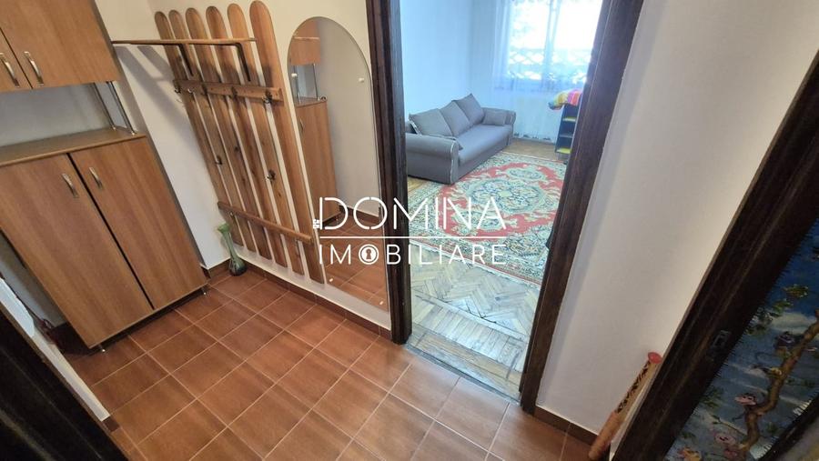 Apartament cu 3 camere semidecomandat, mobilat în Central