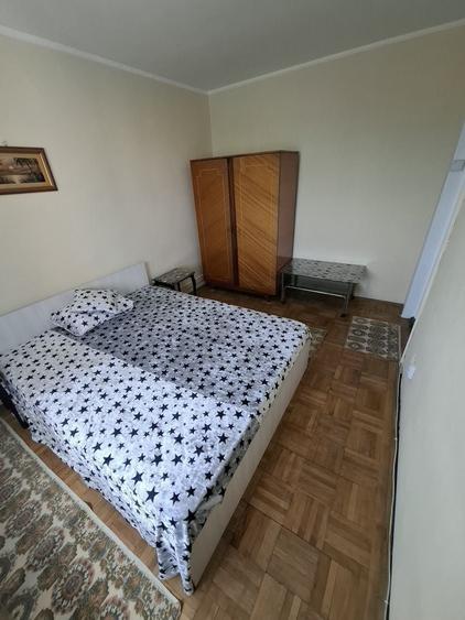 Apartament cu 2 camere decomandat în Sârbi