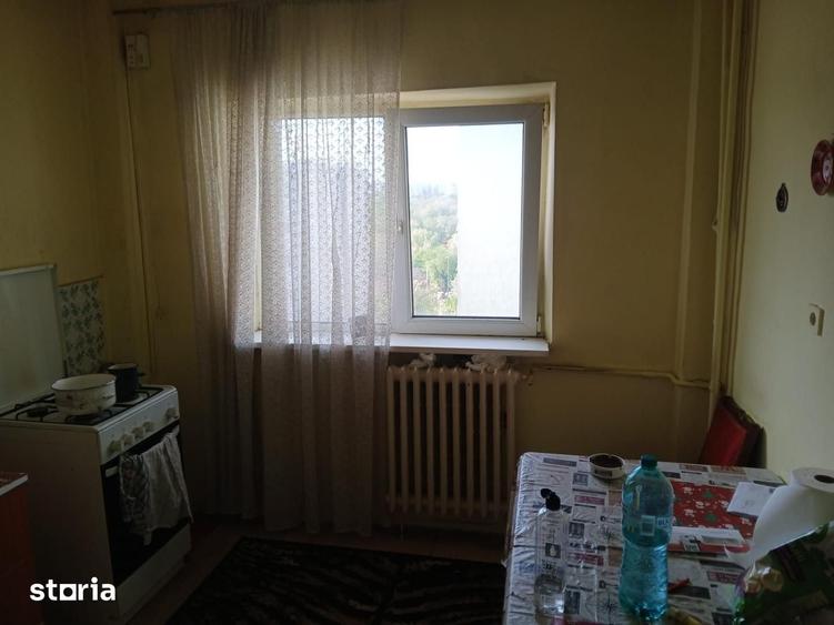 Apartament cu 3 camere decomandat în Titan — fotografia 1