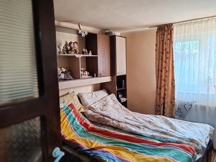 Casă individuală cu 5 camere cu Canalizare în Satu Nou