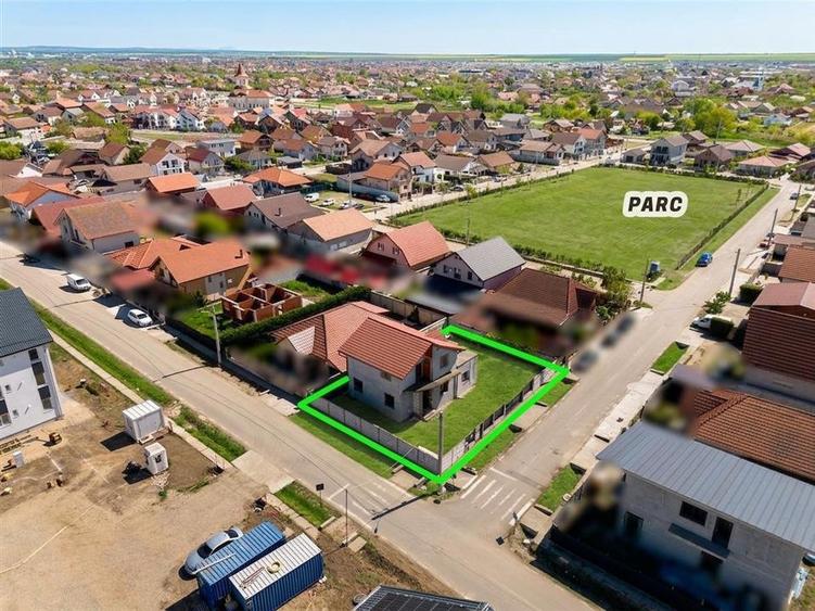 Casă cu 4 camere cu Teren 431 Mp în Sântandrei