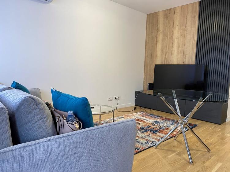 Apartament cu 3 camere decomandat în Domenii