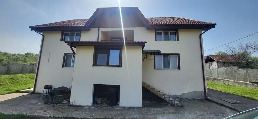 Duplex cu 4 camere cu Teren 500 Mp în Schinteiești