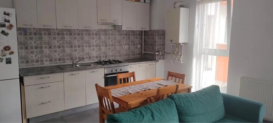Apartament cu 2 camere semidecomandat, mobilat în Florești