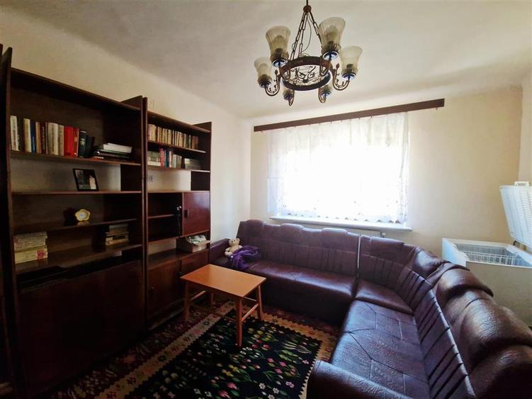 Casă individuală cu 5 camere cu Canalizare în Central