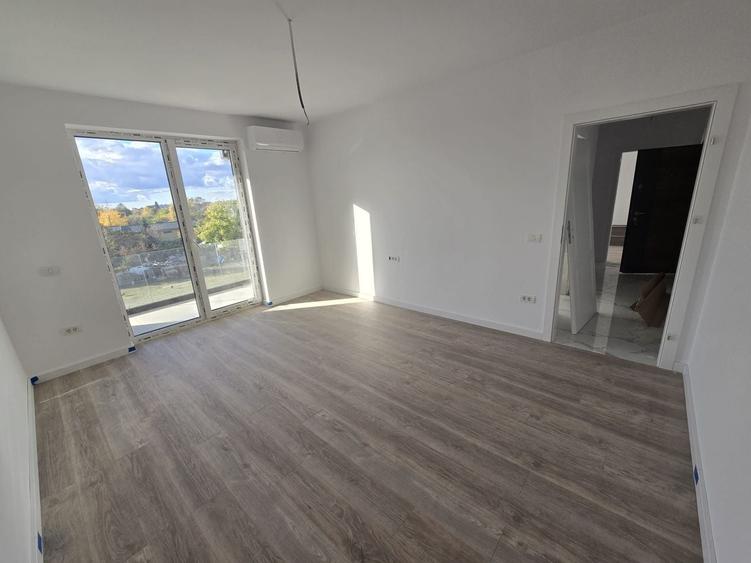 Apartament cu 2 camere decomandat în Girocului