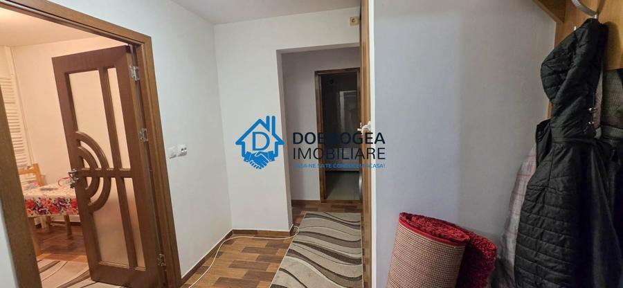 Apartament cu 2 camere decomandat, mobilat în C5