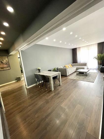 Apartament cu 3 camere decomandat în Fundeni