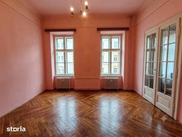 Apartament cu 3 camere semidecomandat în Central