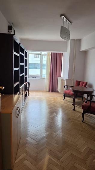 Apartament cu 3 camere în Ampoi 1