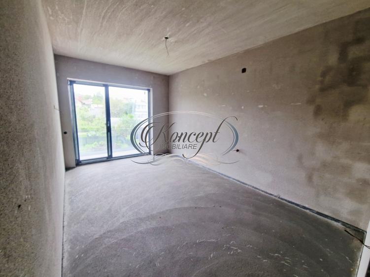 Apartament cu 4 camere semidecomandat în Andrei Mureșanu