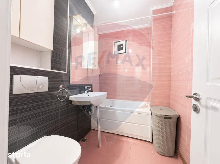 Apartament cu 3 camere decomandat în Republicii