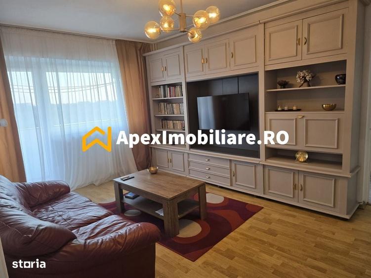 Apartament cu 3 camere decomandat în Tineretului