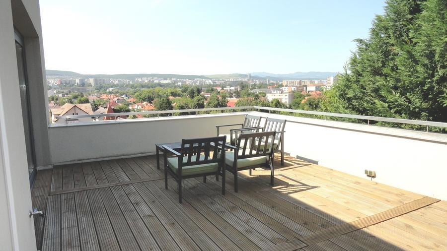 Apartament cu 3 camere decomandat în Grigorescu