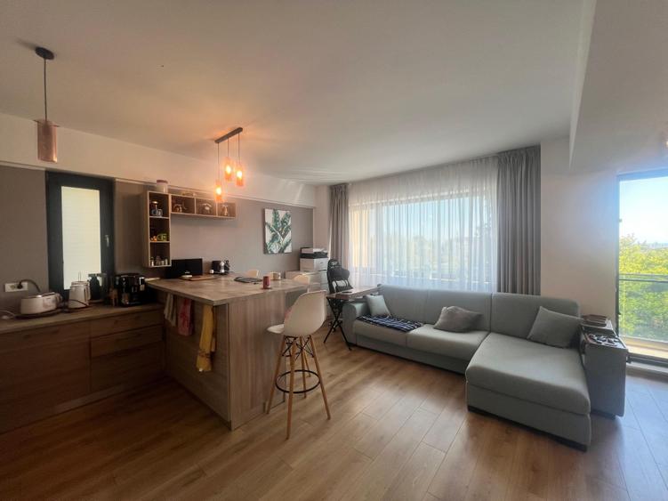 Apartament cu 3 camere decomandat în Central